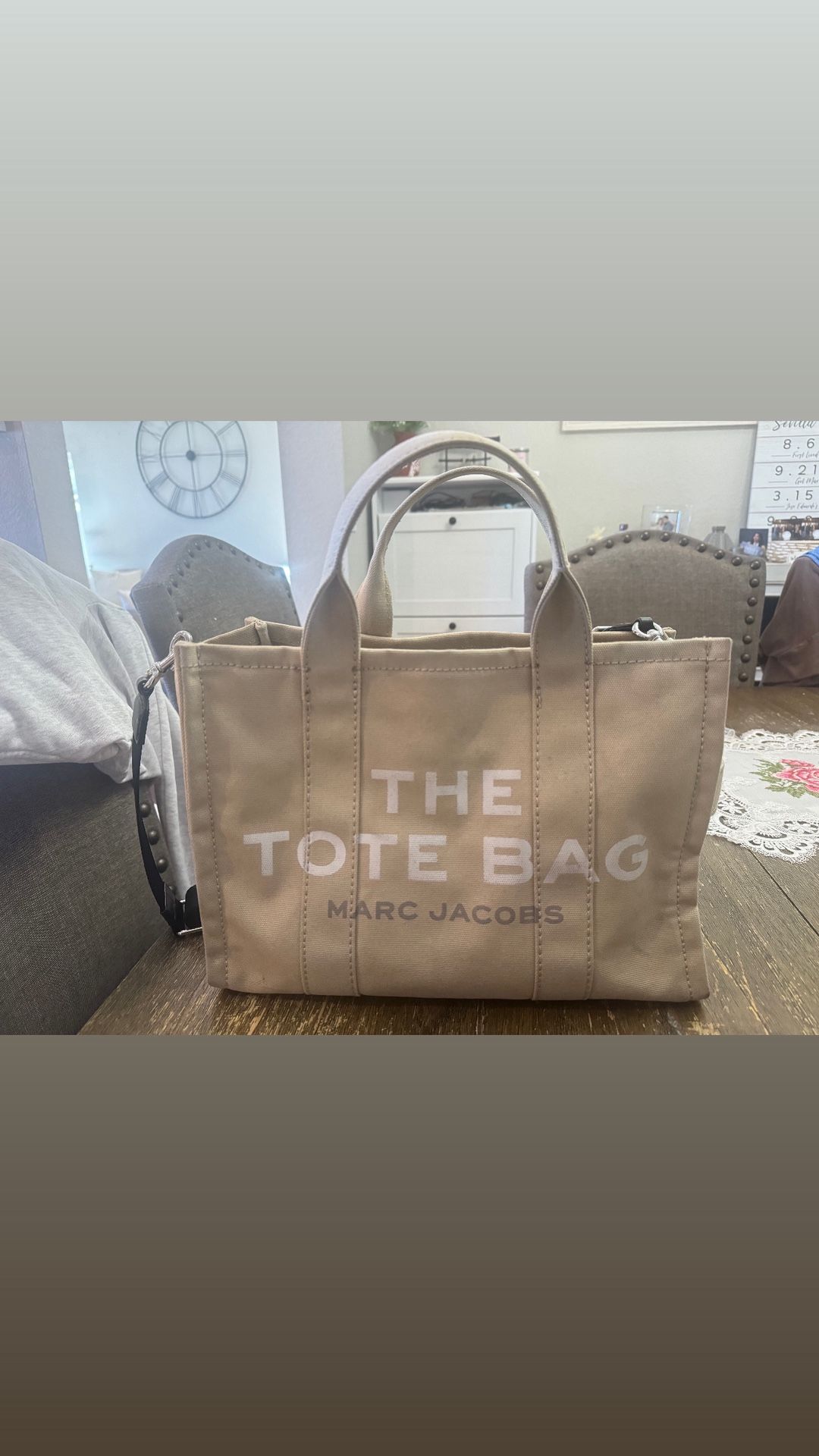 Medium Tote Bag