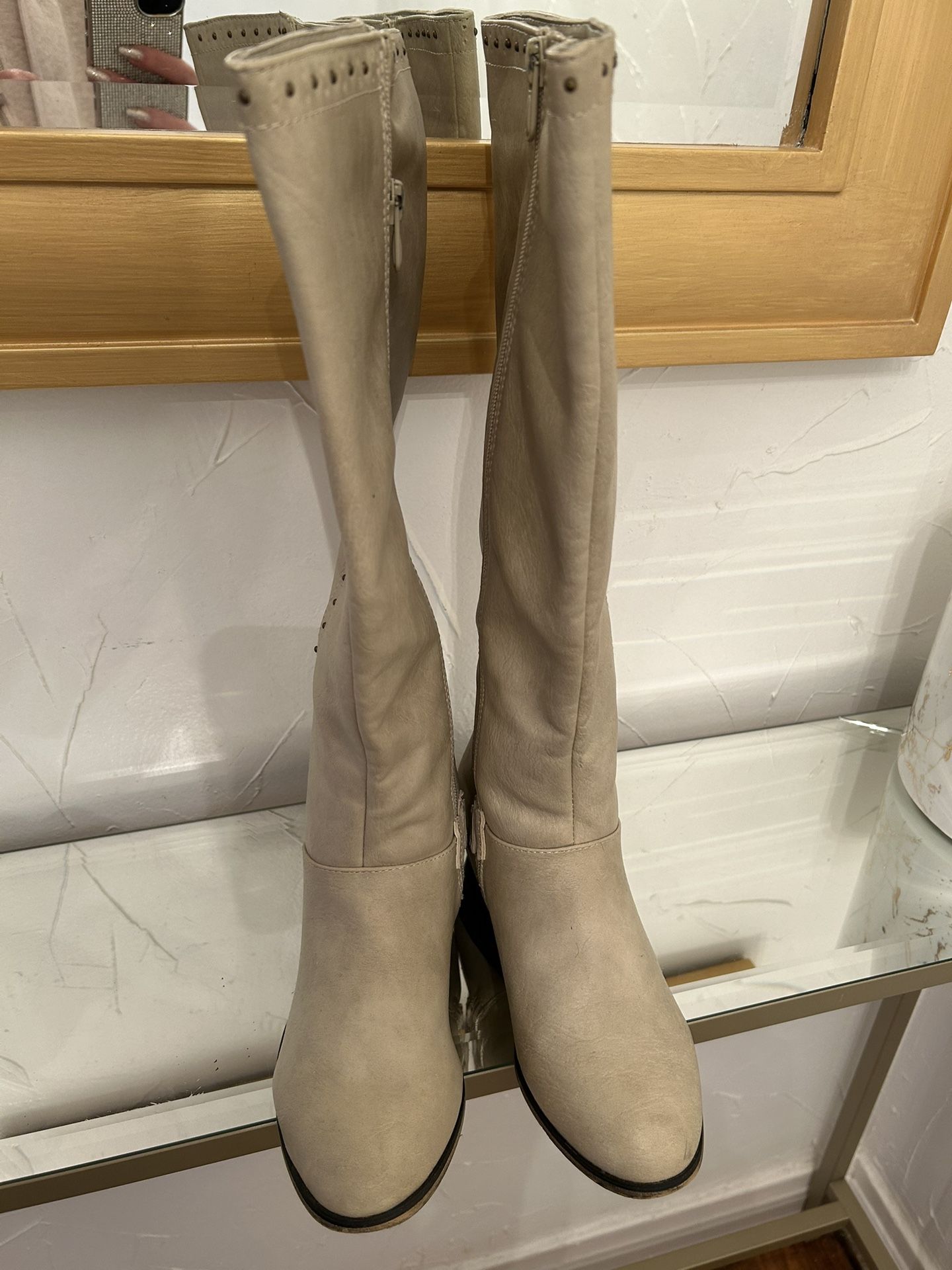 Beautiful Cream Colored Boots With Brass Accents, Size 6