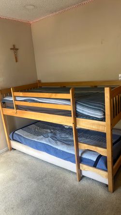 Twin bunkbed