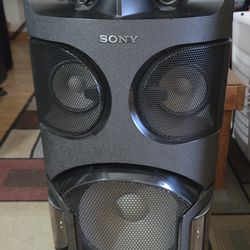 Like new Sony entertainment speaker