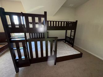 Sleeps up to 6, Solid hardwood Bunkbed