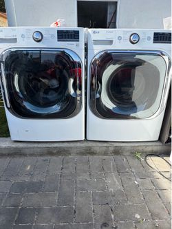 LG 29-inch Electric Washer and Dryer Set (220V)
