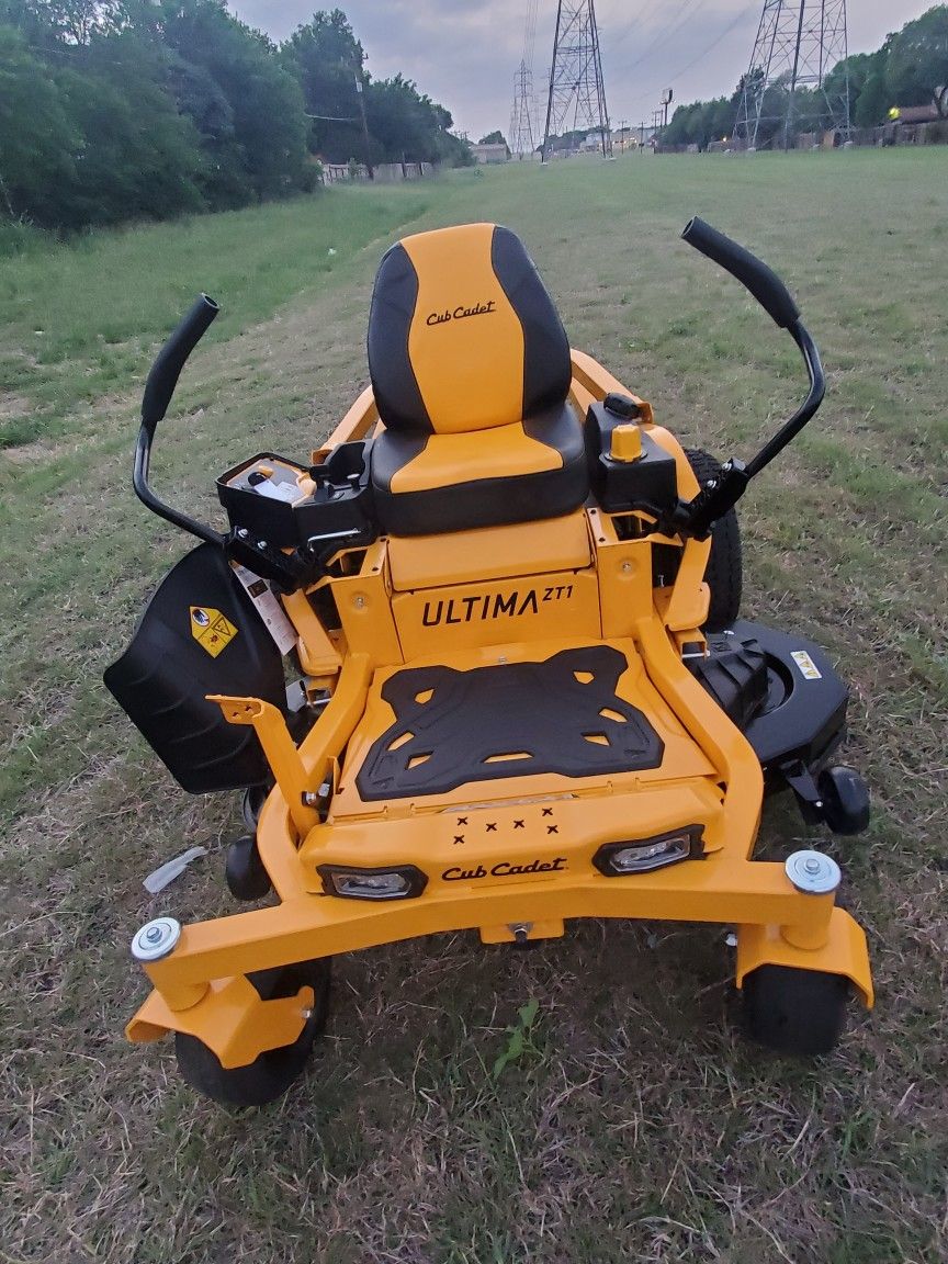 TRACTOR 50" AEROFORCE ULTIMATE ZT1 23.HP KAWASAKI