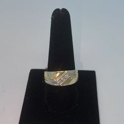 Gold Ring With 3 Diamonds 14K New