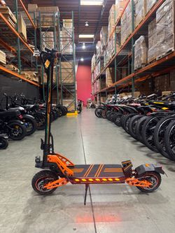 Dual-motor high-speed electric scooter