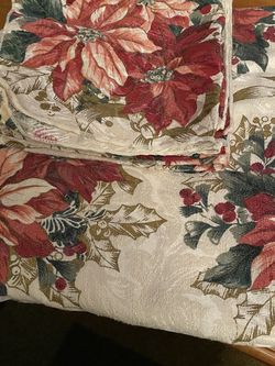 Holiday Tablecloth & Napkins