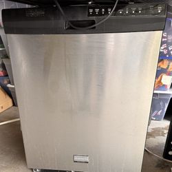 Dishwasher/Frigidaire 