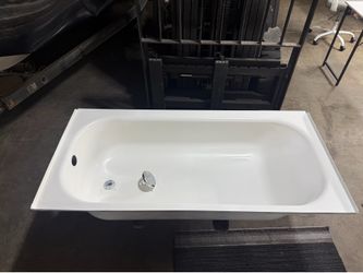 Bath tub
