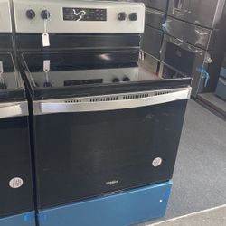 New Scratch And Dent Whirlpool 4 Burner Glass Top Stainless Steel Range. 1 Year Manufacture Warranty 