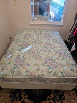 Complete Queen size bed