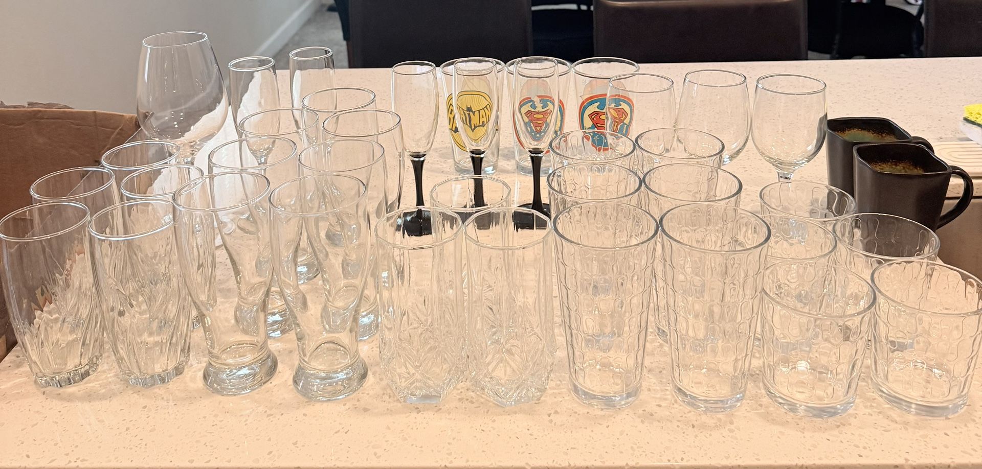 Selling 40 pieces of glasses and goblets.