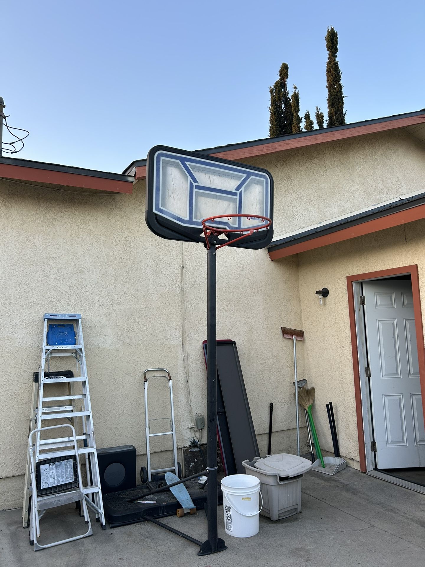 Lifetime Basketball hoop