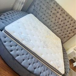 Bed And Mattess King Size 