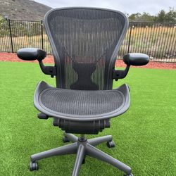 Herman Miller Aeron Classic Newer Model Size B Fully Loaded Office Chair With Posture Fit