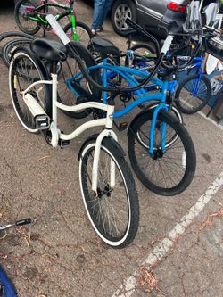 26” white beach cruiser