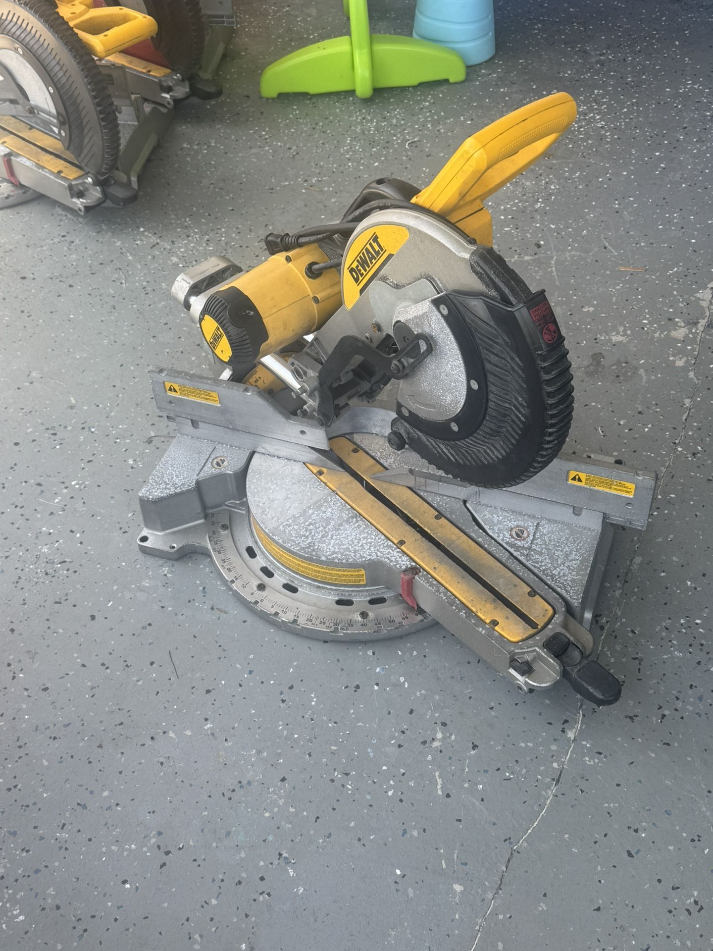 Dewalt 12in Mitersaw