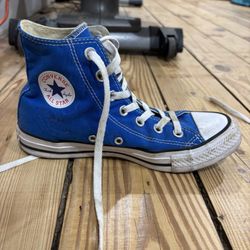 Women’s Converse Size 6 Men’s 4
