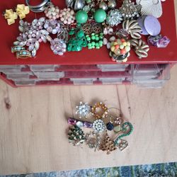 Vintage Clip On Earrings 