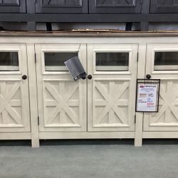 Bolanburg TV Stand 74inch