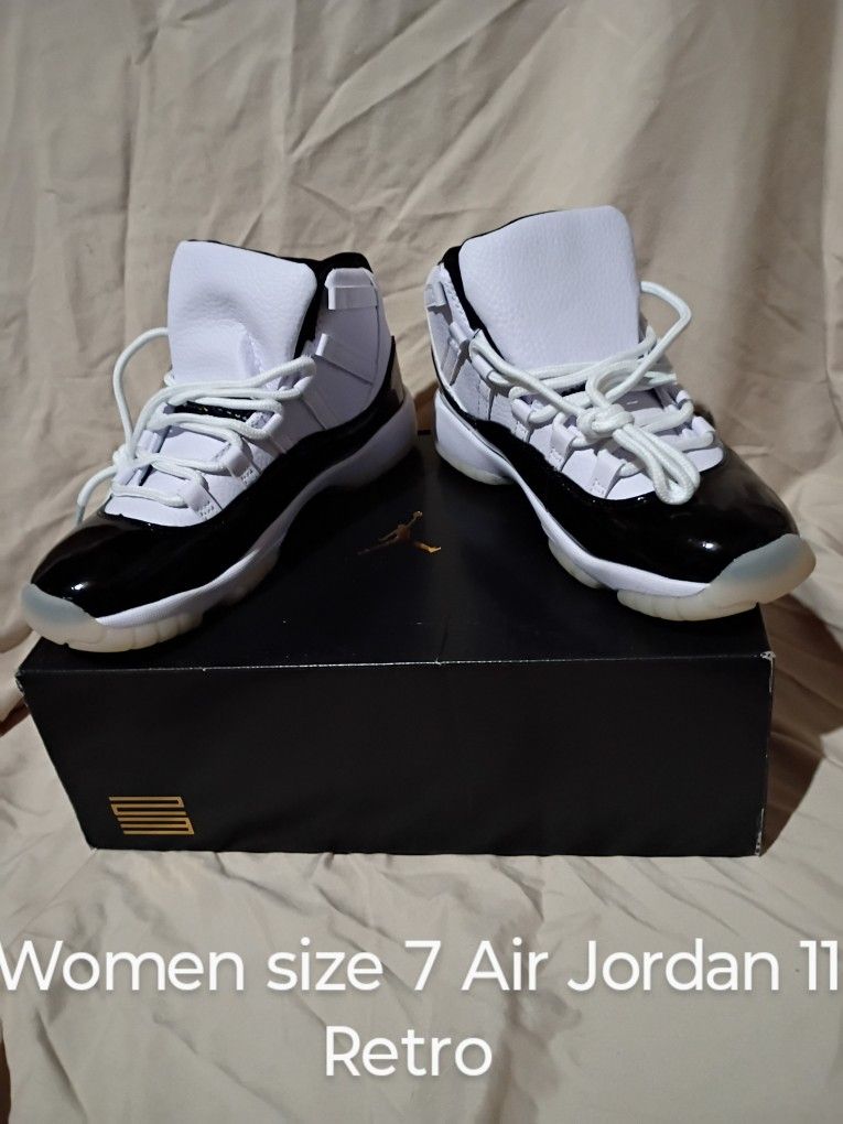Air Jordan 11 Retro Size 7