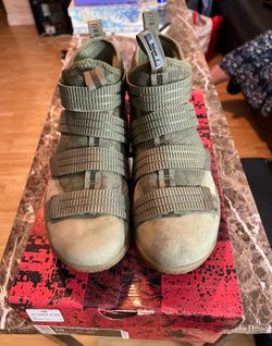 Nike LeBron Soldier XI SFG size 10