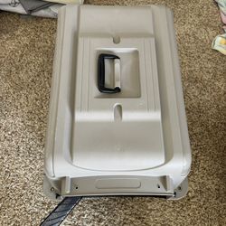 Dog Crate  28"L x 21"W x 22"H