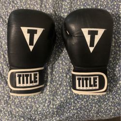 Title Black And White Boxing 14oz