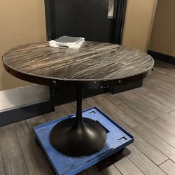 Round Table 