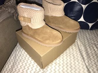 Uggs size 1