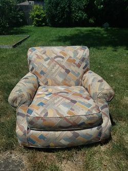 Multicolored geometric armchair GREAT condition