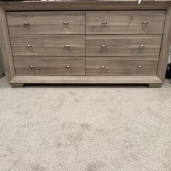 Dresser Set 