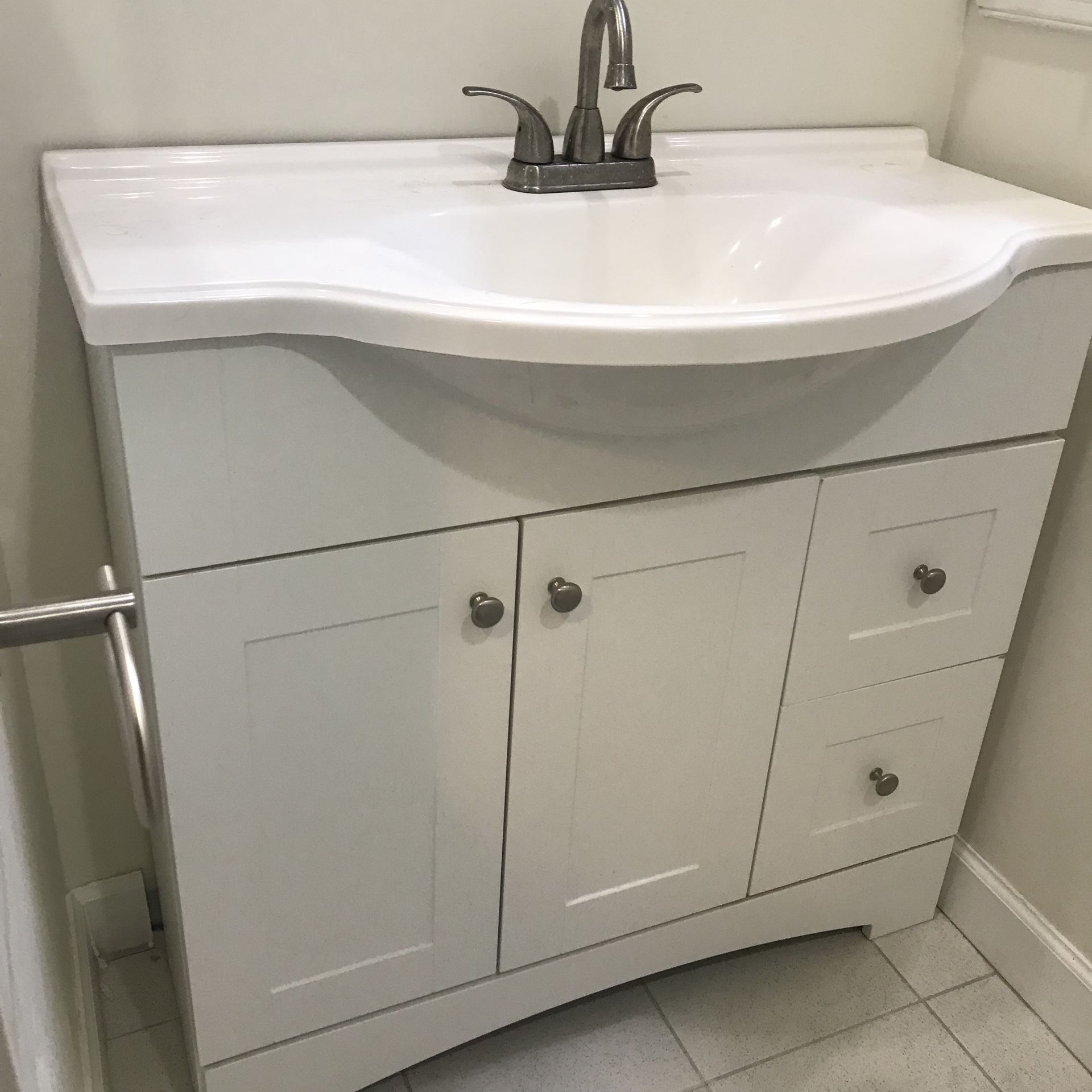 Bathroom vanity sink 37” wide