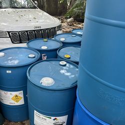 HEAVY DUTY PLASTIC 55 GALLON DRUMS $25 EACH DELIVERY AVAILABLE $$$