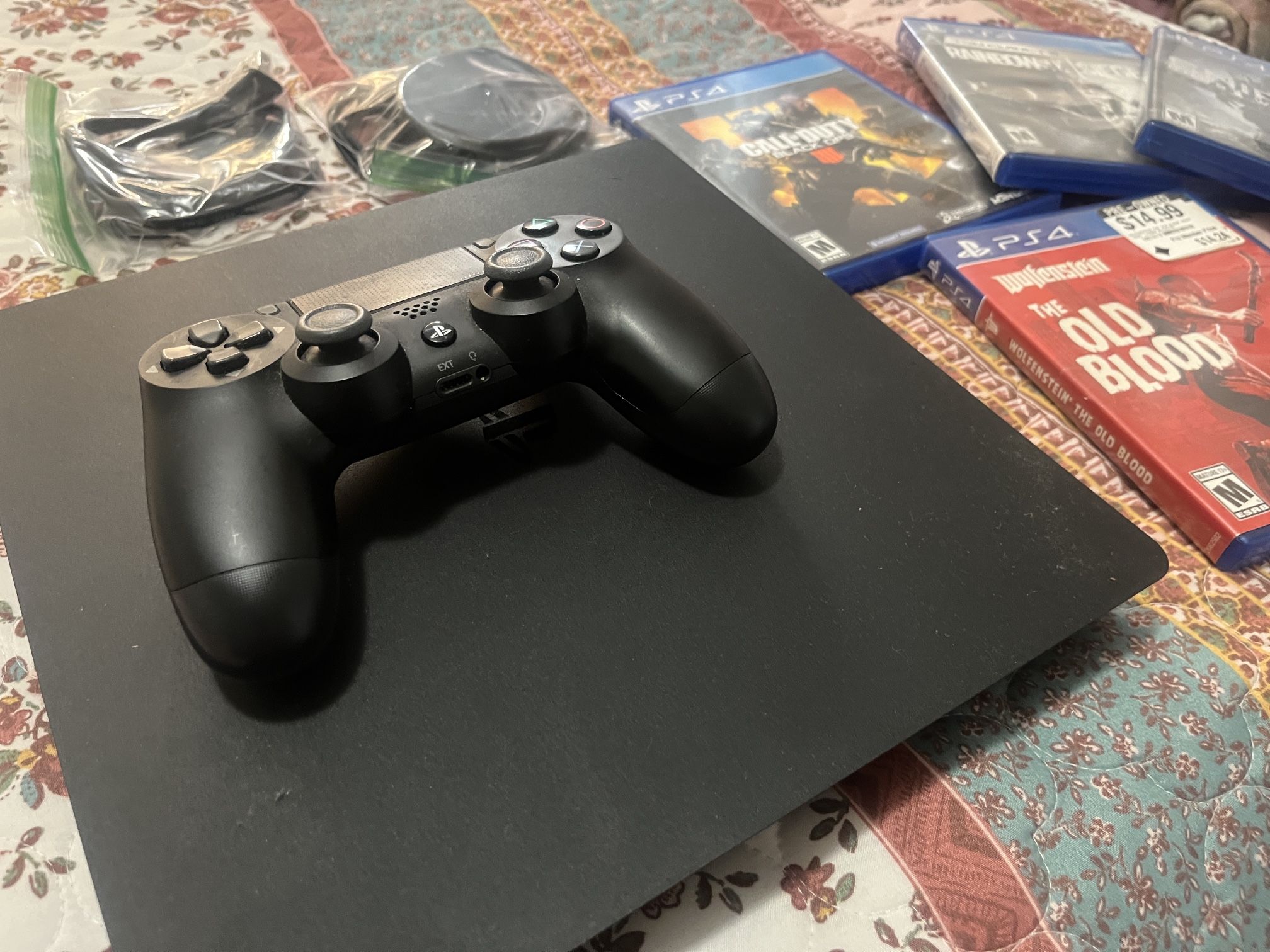 PS4 Slim like New 