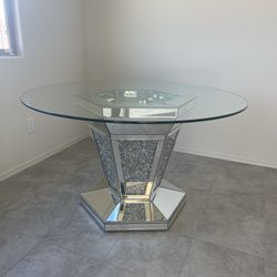 Noralie Dinning Table