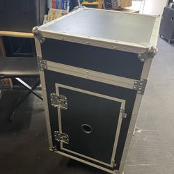 Rack Case. /12  Space