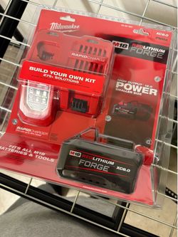 Milwaukee M18 18-Volt Lithium-lon REDLITHIUM FORGE Starter Kit with 8.0Ah Battery and Rapid Charger