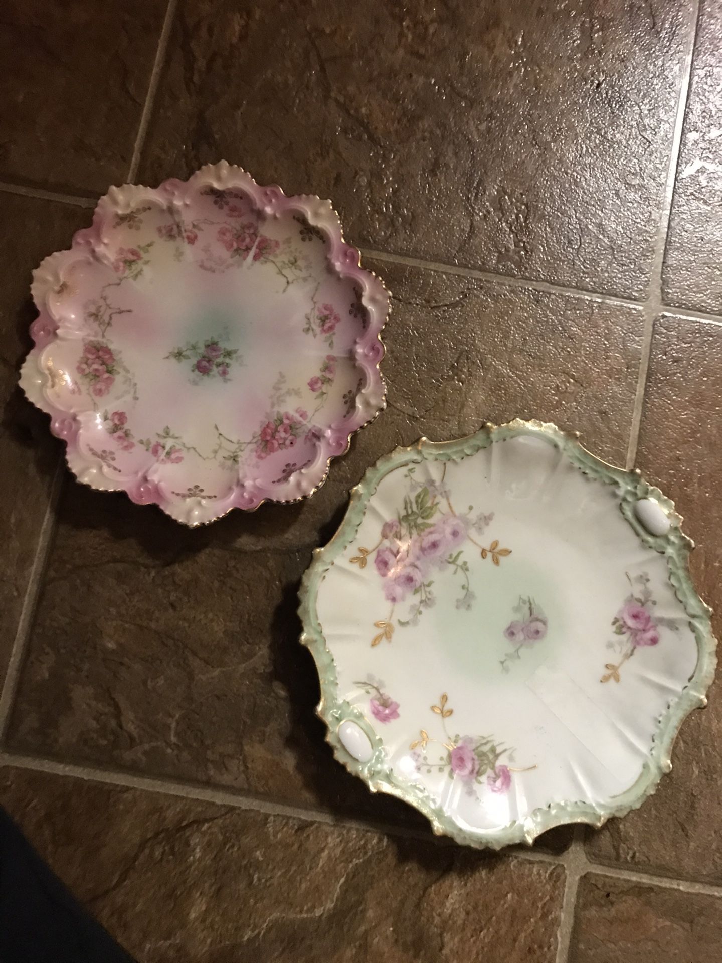Plates to hang for decor $ 19 hand painted in France