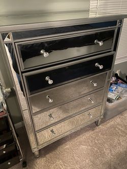 Cosmos 5 Drawer dresser Glass