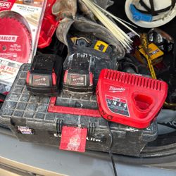 2 M18 Milwaukee Batteries 