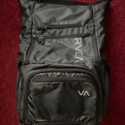 Geletterdheid schrobben Verward zijn RVCA Zak Noyle Camera Backpack - Limited Edition for Sale in Los Angeles,  CA - OfferUp