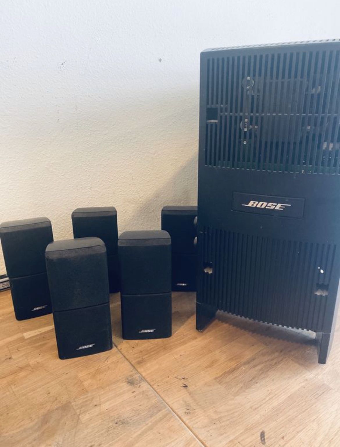 Bose Acoustimass 10 Speaker Home Entertainment System