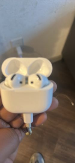 AirPods 4