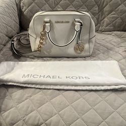 Michael Kors White Handbag - Get Ready For Spring!