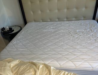 King size mattress in a very good condition generally used