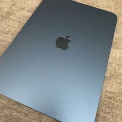 Apple a16, blue