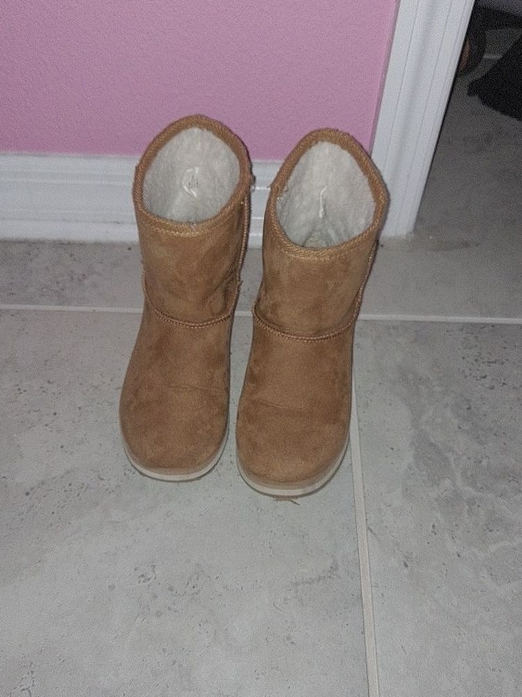 Girls Boots Barely Worn Size 2