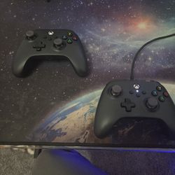 Two USB-C Gameing Controllers 