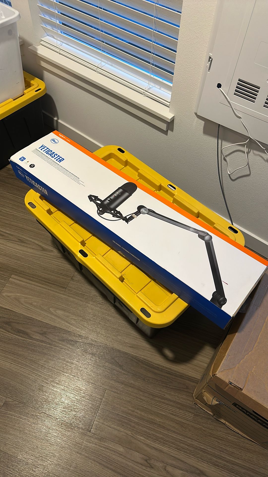 Blue Yeti caster Microphone Brand New