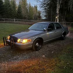 1999 Ford Crown Victoria Pending